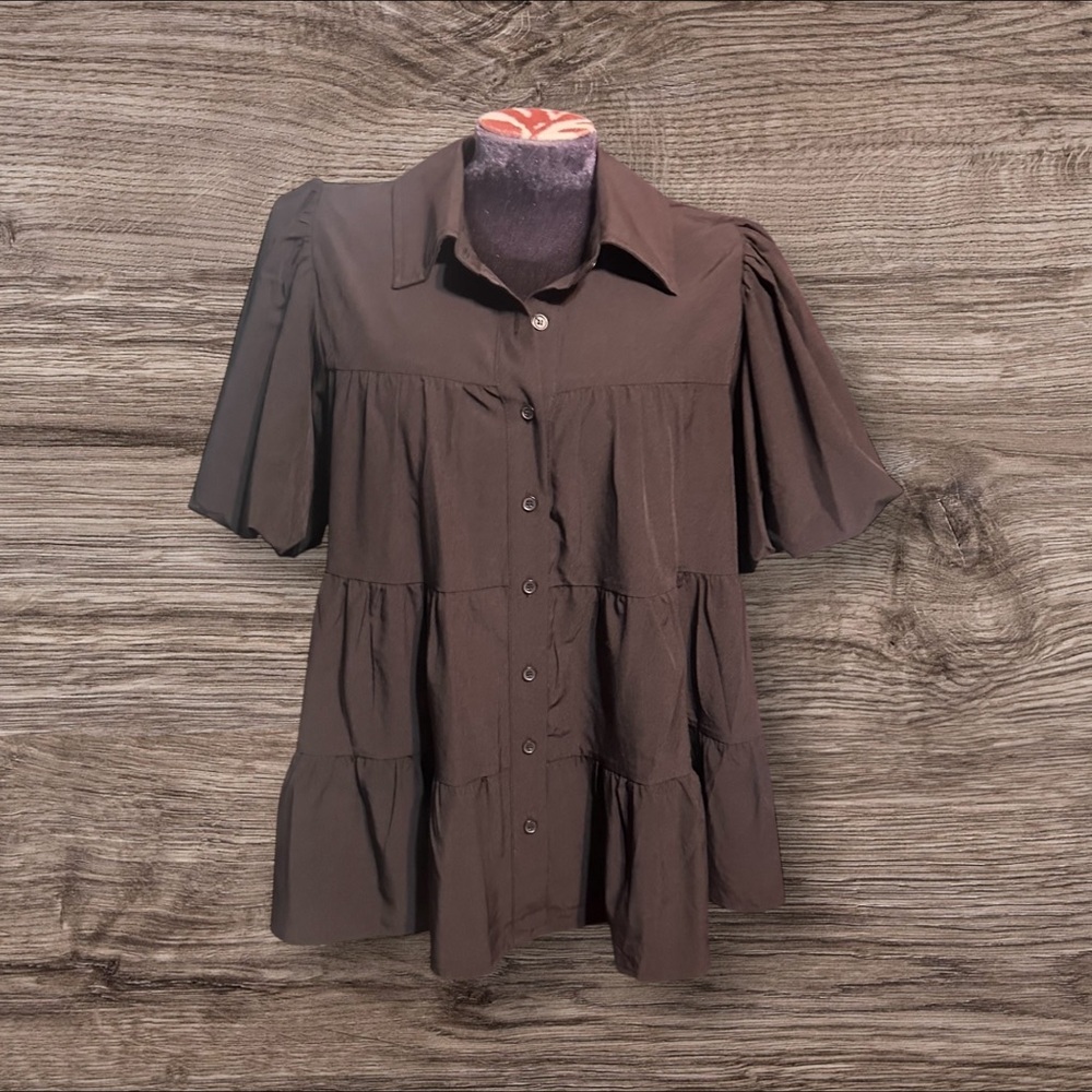 Entro Women’s Short Sleeve Black Tiered Blouse Top Size Medium